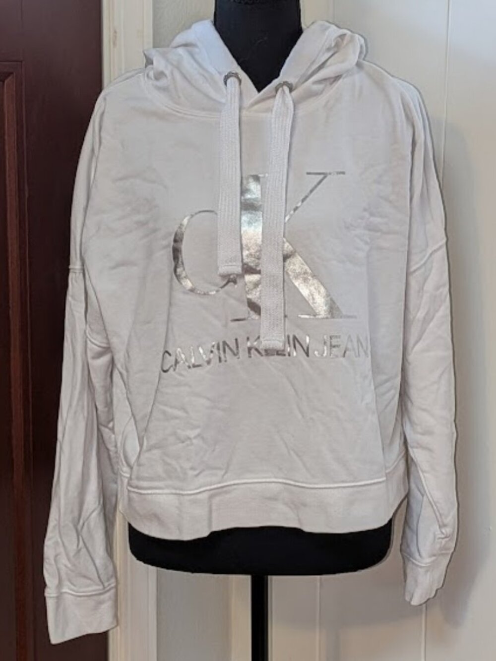 Silver Foil Print Logo "Calvin Klein Jeans" cropped style white hoodie size M